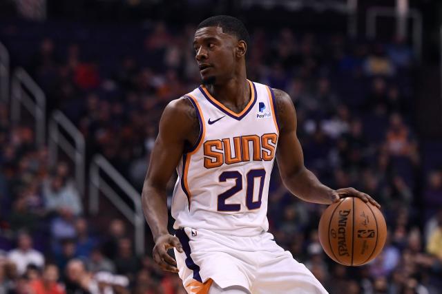 阿不都25+10新疆送江苏13连败 深圳力克山西